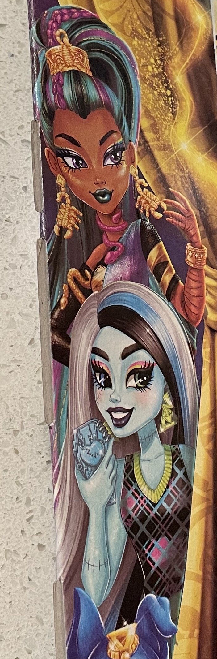 Monster High Buried Secrets 4 Courtside Fang-Out dolls