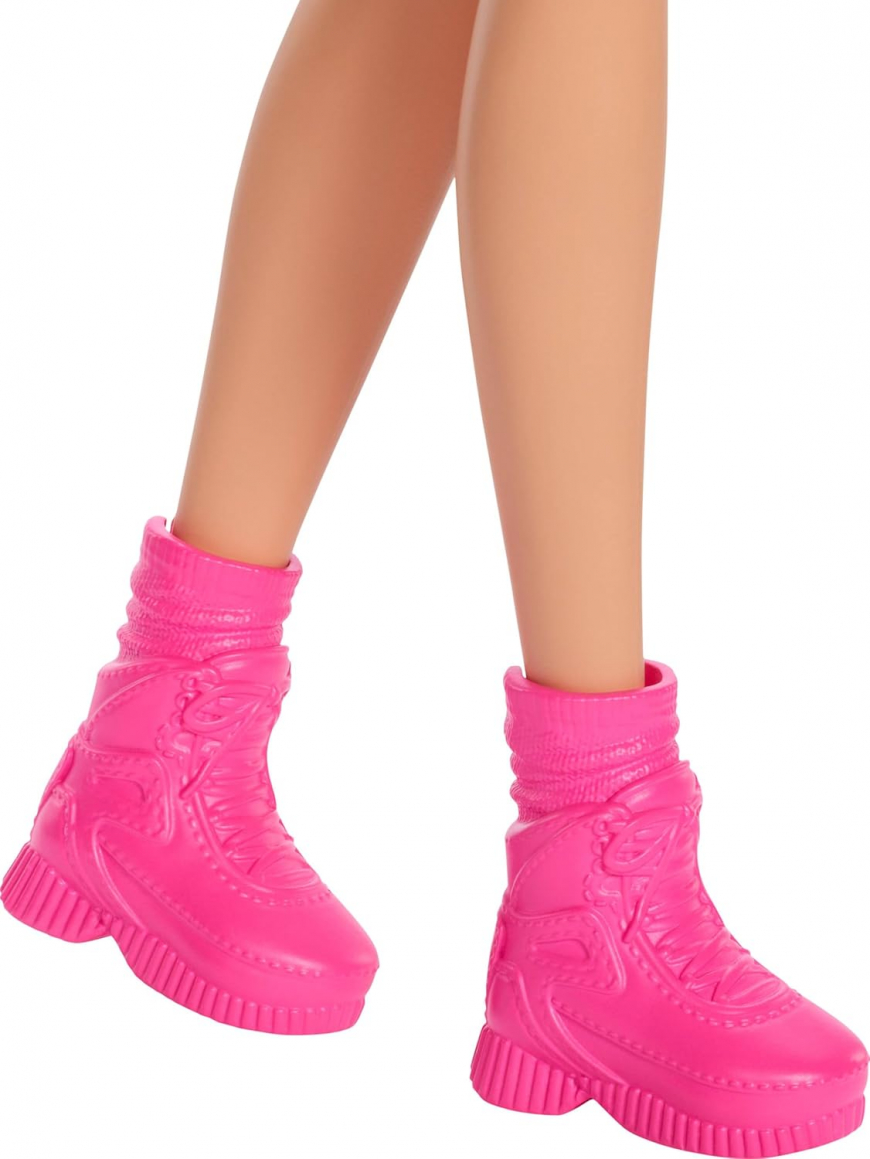 Barbie Travel Doll & Accessories Malibu Dog Walker