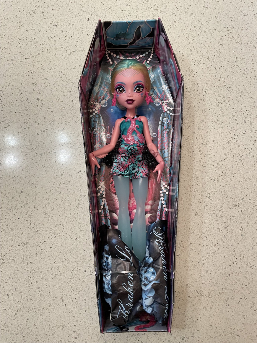 Monster High Buried Secrets 3 Haunted Dance dolls irl life