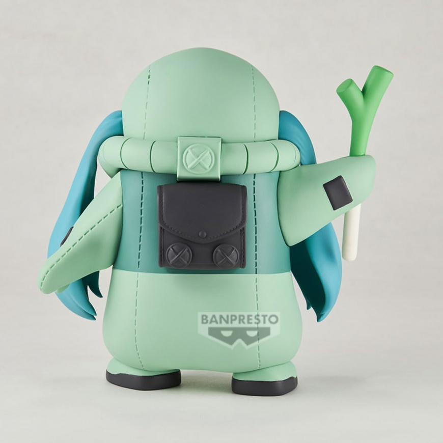 Banpresto Gundam 45th x Hatsune Miku  Zaku Costume figure