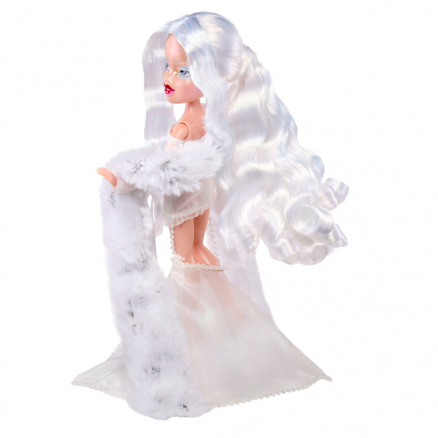 Bratz Holidayz Frosty Nightz Cloe Collectors Edition Fashion Doll