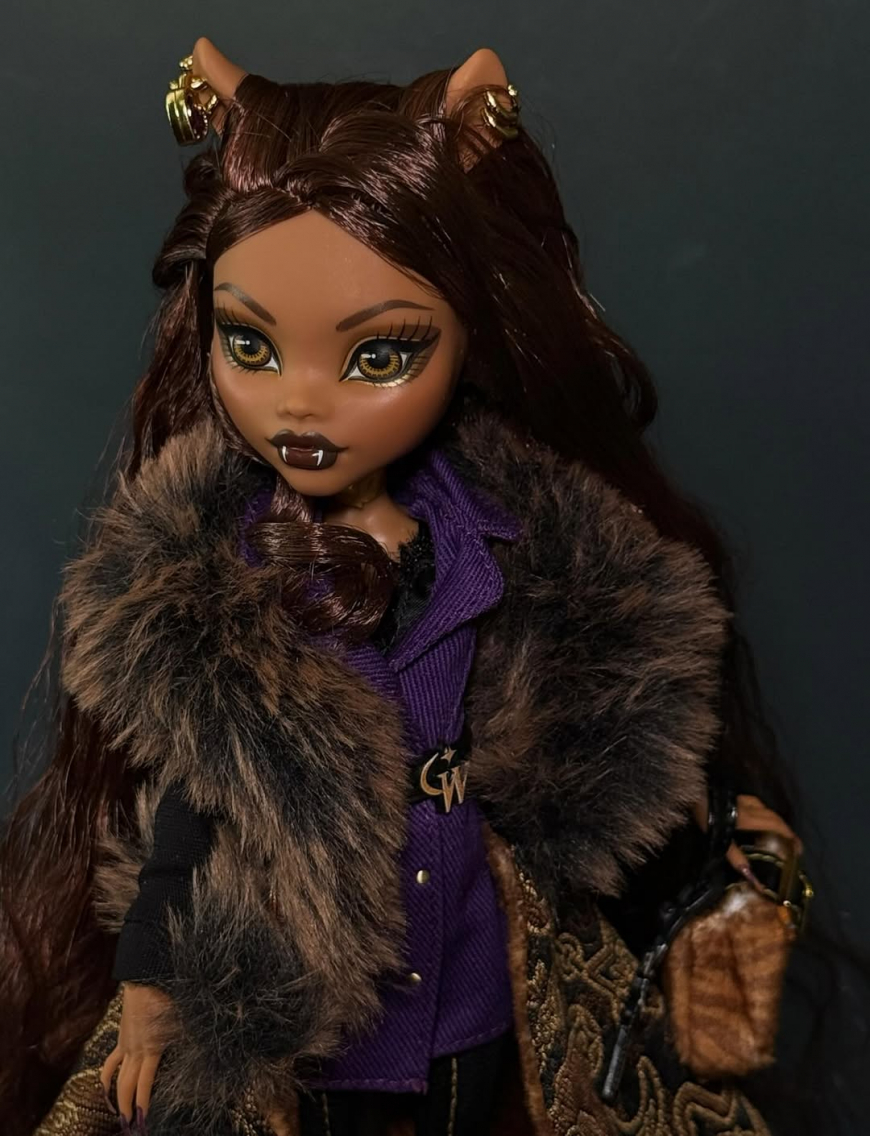 Monster High Skullector House of Wolf Clawdeen Wolf doll irl photos