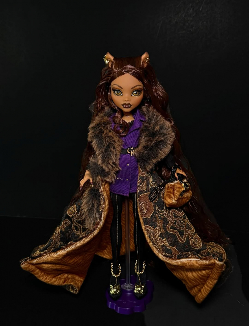 Monster High Skullector House of Wolf Clawdeen Wolf doll irl photos