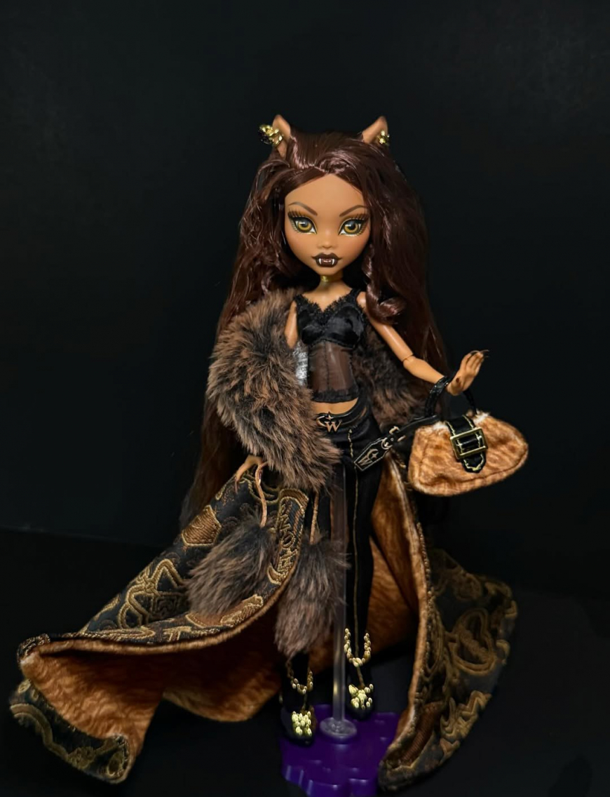 Monster High Skullector House of Wolf Clawdeen Wolf doll irl photos