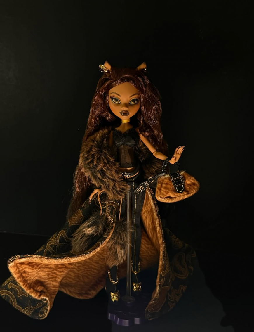 Monster High Skullector House of Wolf Clawdeen Wolf doll irl photos