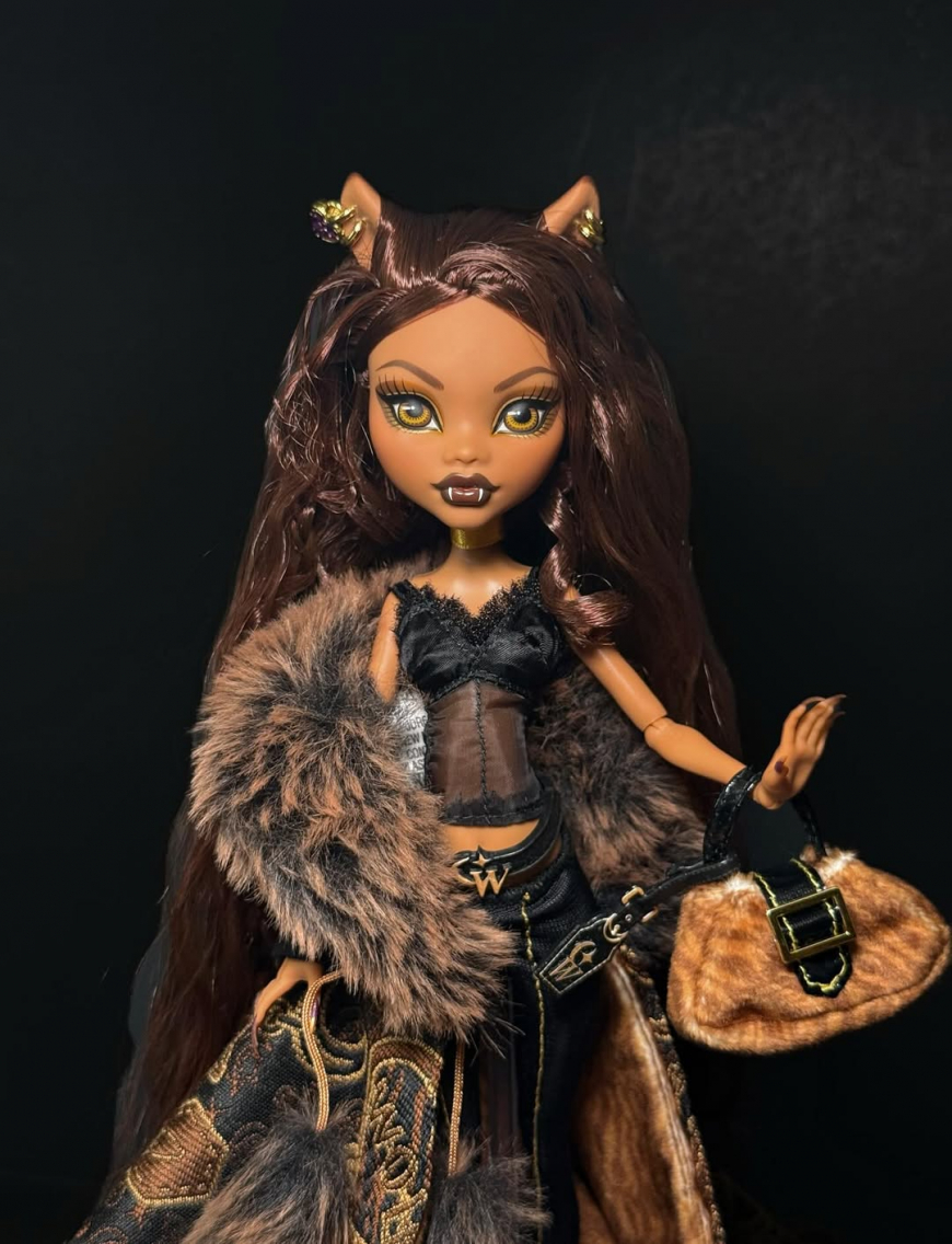 Monster High Skullector House of Wolf Clawdeen Wolf doll irl photos