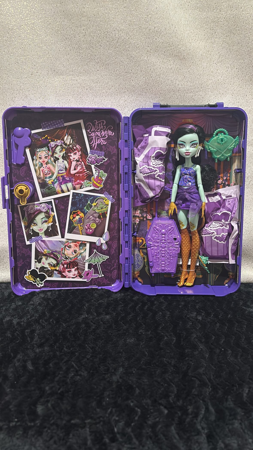 Monster High Skulltimate Secrets 7 series Destination Gore-Geous Oasis dolls in real life photos