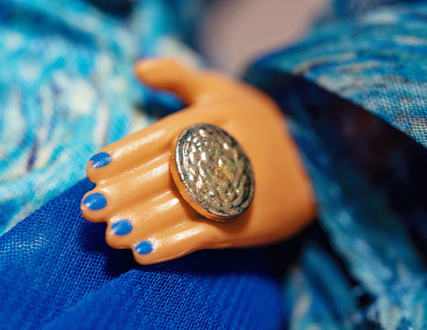 Details Barbie MoMA-Inspired Vincent van Gogh doll