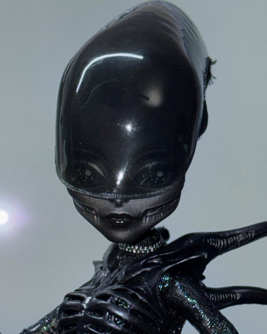 Monster High x Alien Skullector Xenomorph doll in real life photos