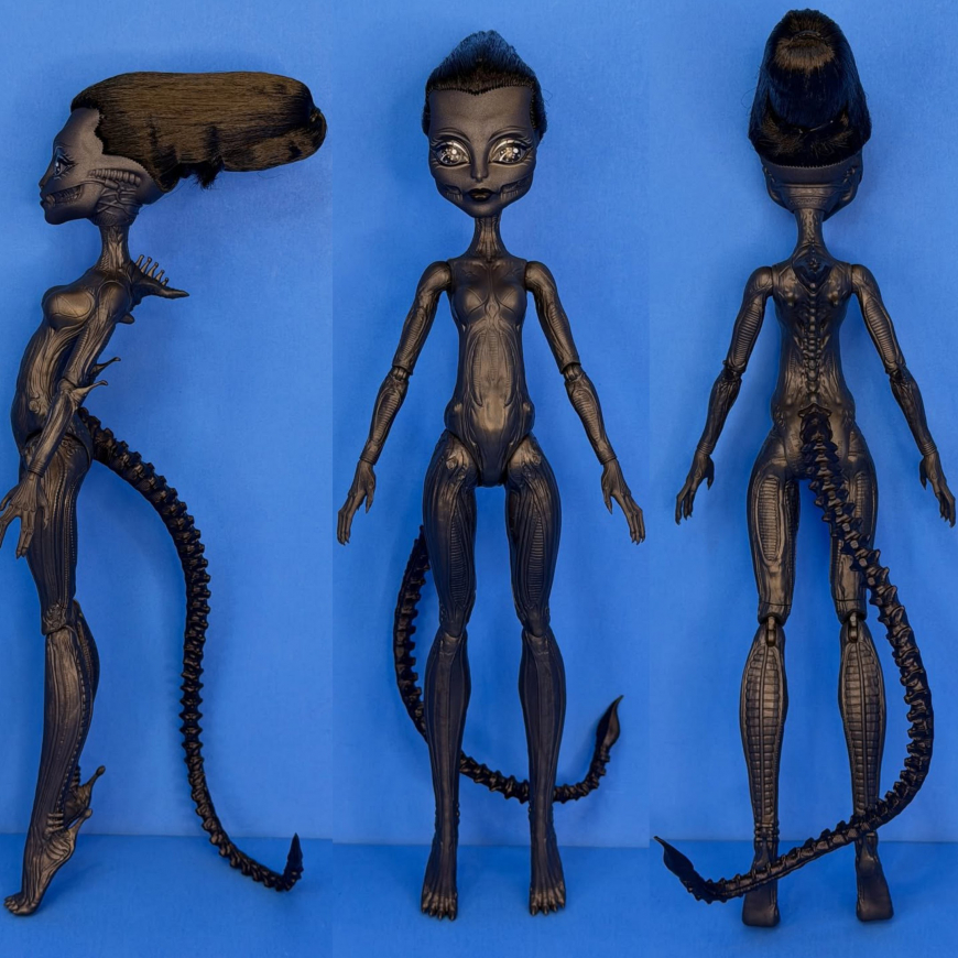Monster High x Alien Skullector Xenomorph doll in real life photos