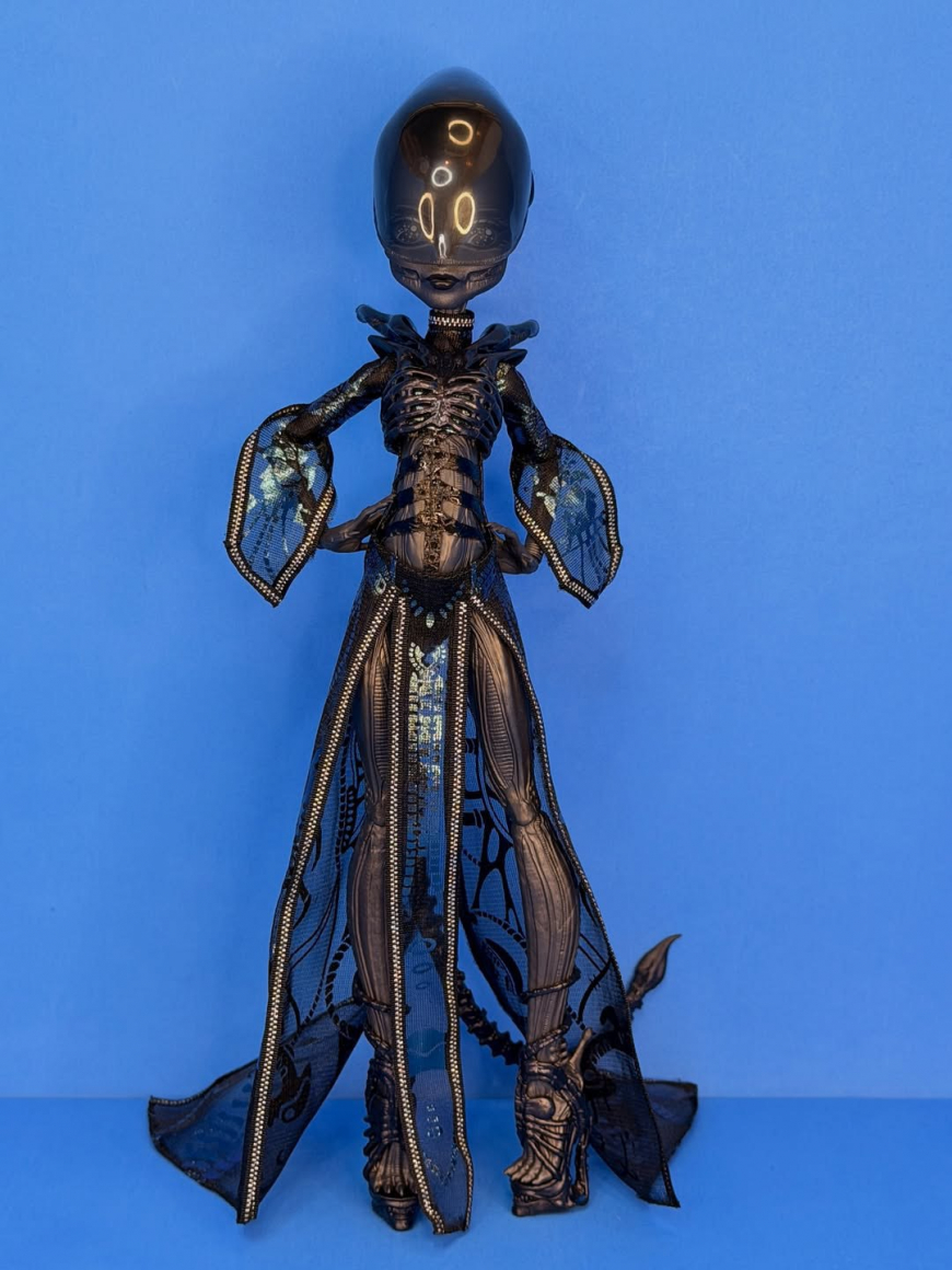 Monster High x Alien Skullector Xenomorph doll in real life photos