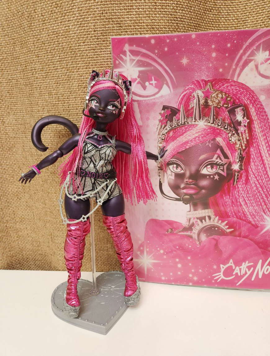 In real life photos Monster High Fang Vote Collector G3 Catty Noir doll