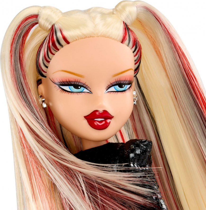 Bratz Pop Starz Cloe doll