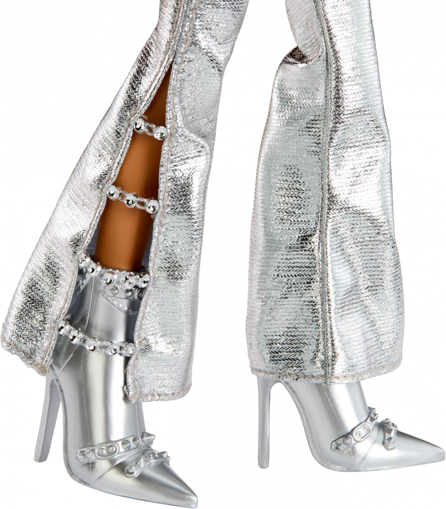 Bratz Charmz Yasmin doll