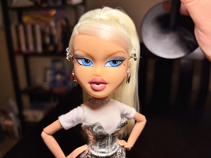 Cloe and Jade with swapped pieces