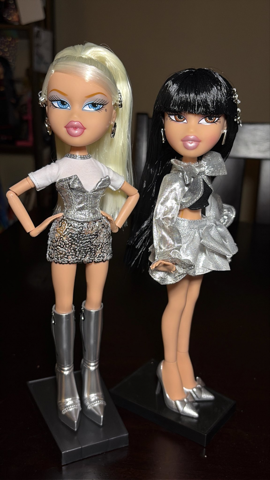 Cloe and Jade with swapped pieces