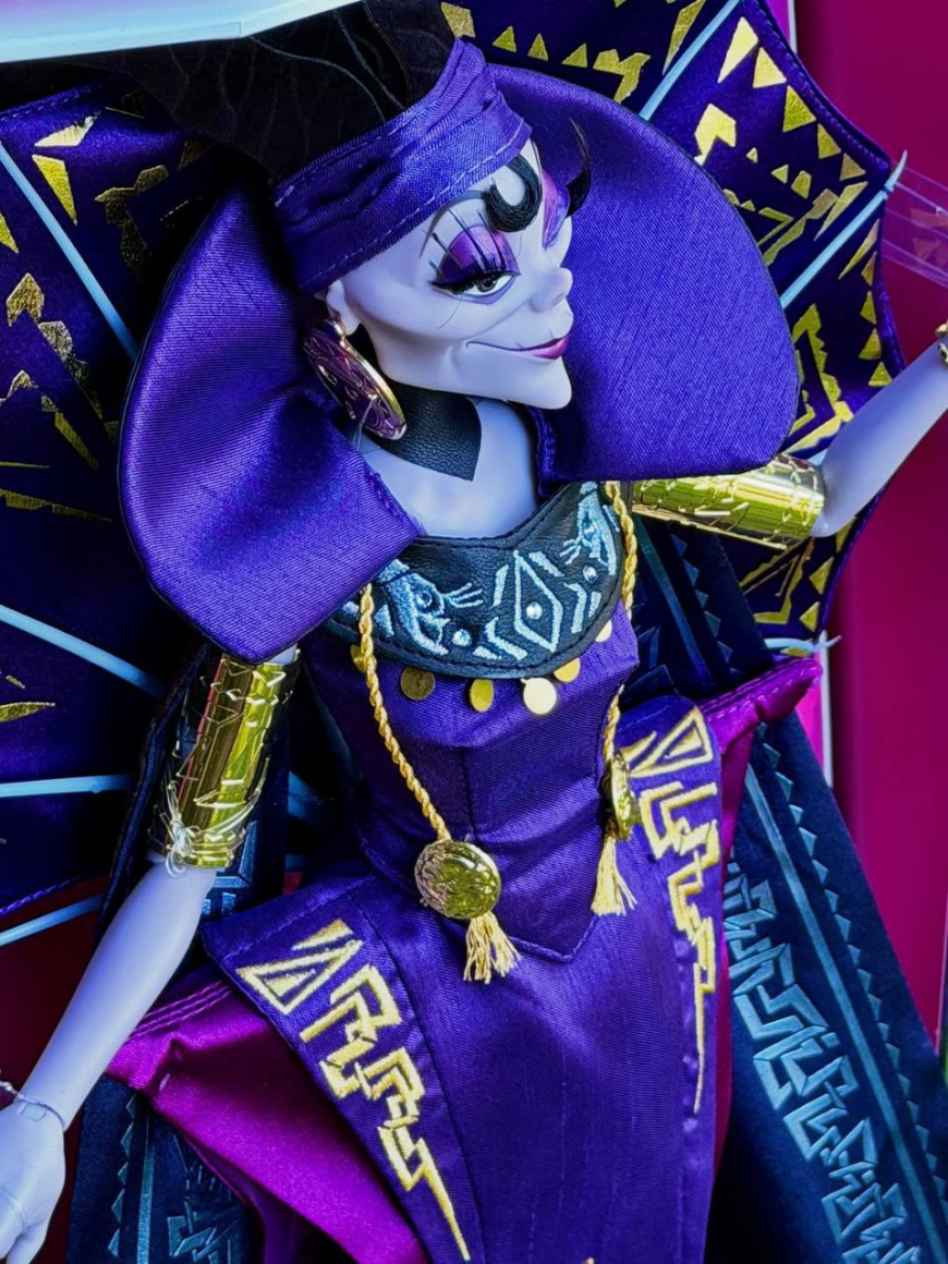 Disney Limited Edition 17" Yzma doll 2026