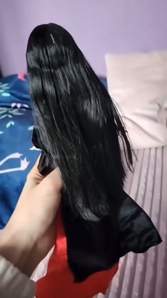 Monster High x Wednesday Morticia Addams doll out of the box photos