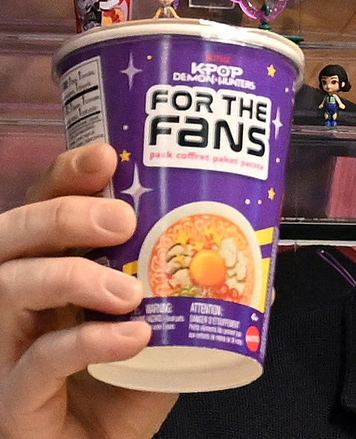 KPop Demon Hunters For the Fans packs with random figures