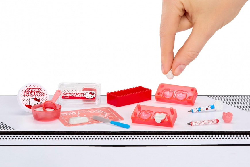 MGA's Miniverse Make It Mini Hello Kitty and Friends Series 3 stationery