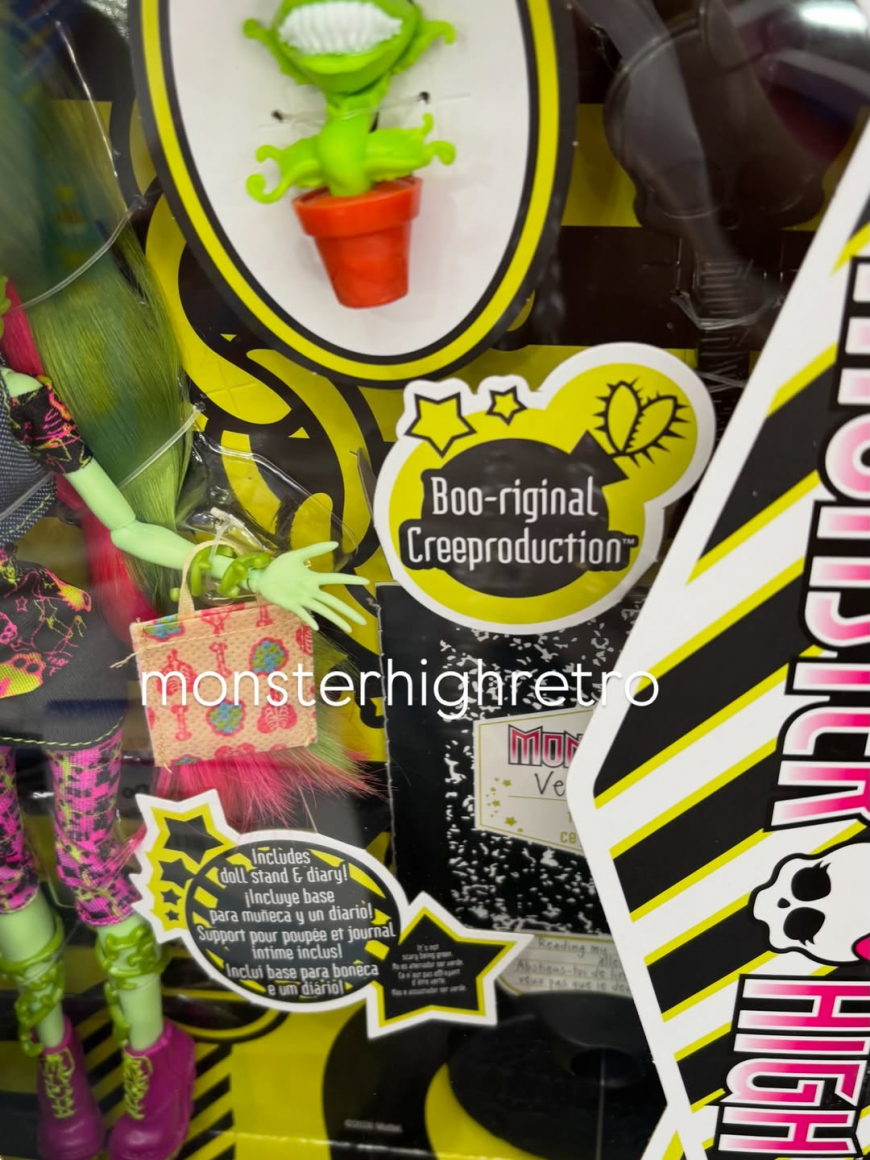 Monster High Boo-riginal Creeproduction Venus McFLytrap doll first look irl photos