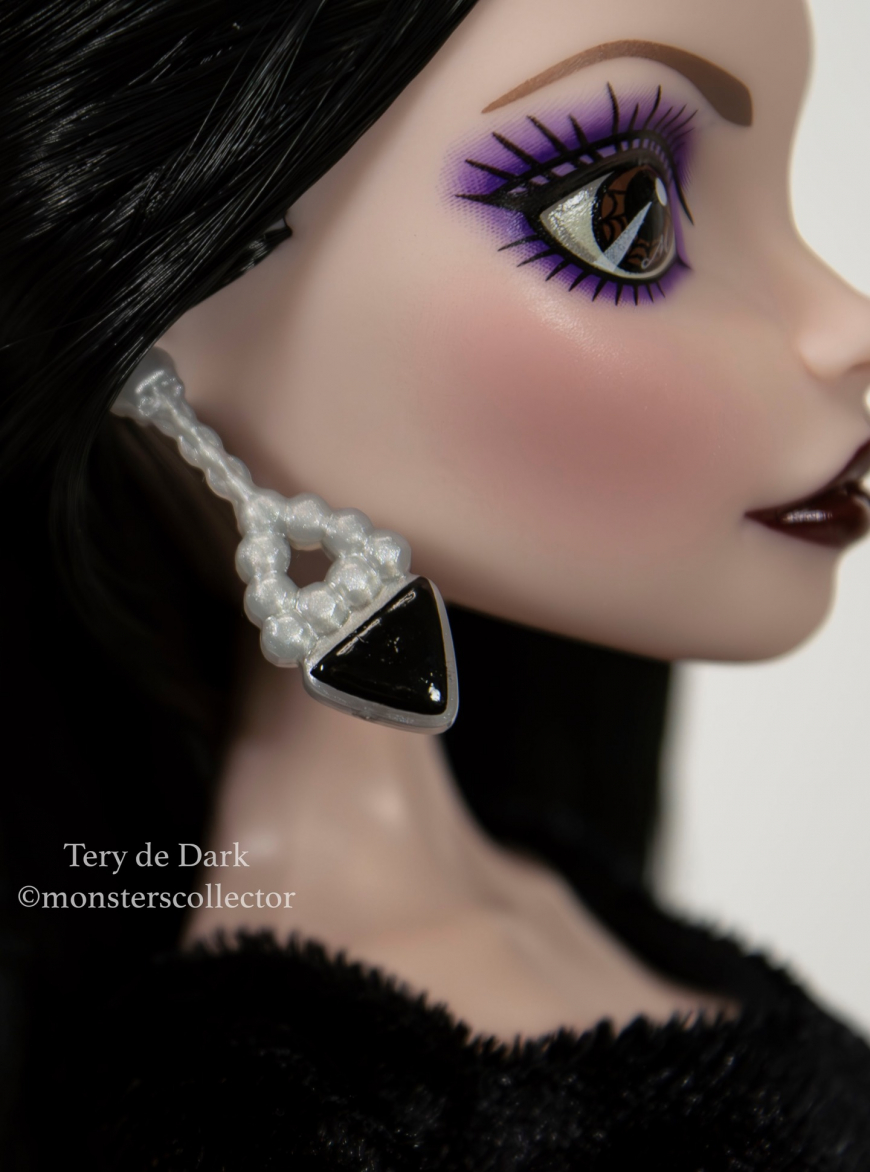Monster High x Wednesday Morticia Addams doll in real life photos out of the nox