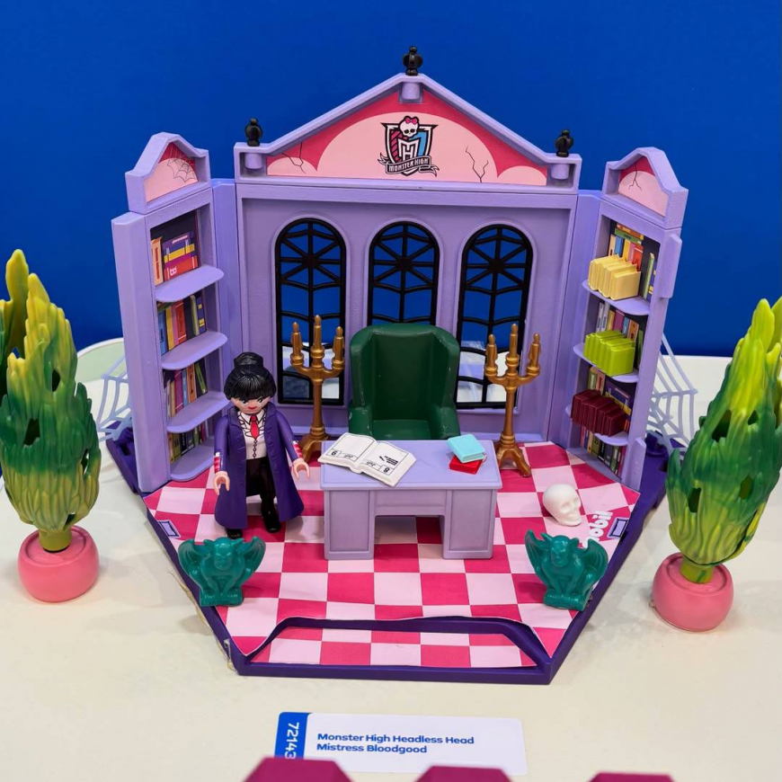PLAYMOBIL x Monster High Headless Head Mistress Bloodgood
