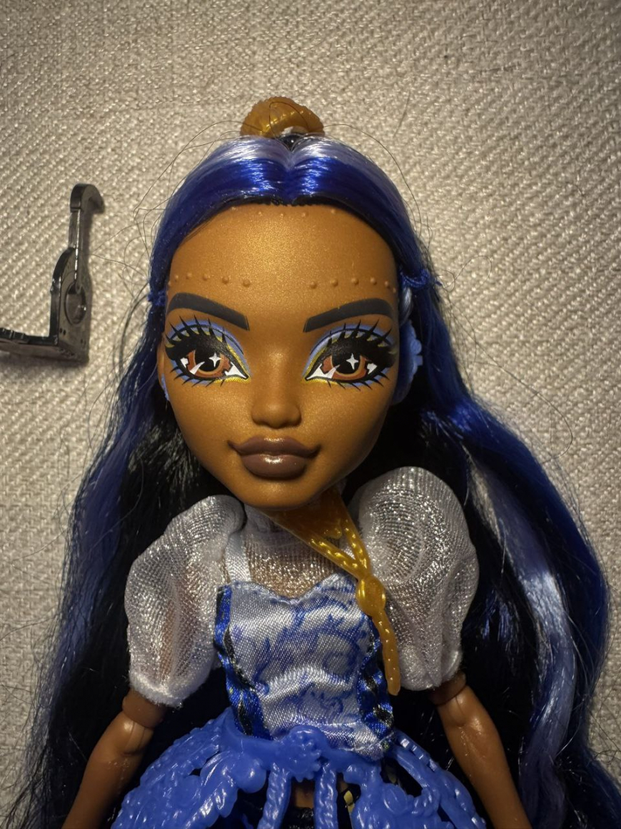 In real life photos g3 robecca steam doll