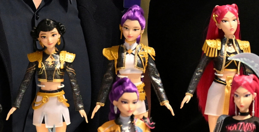 KPop Demon Hunters Huntrix Singing Golden dolls from Mattel шкд зкщещензуы