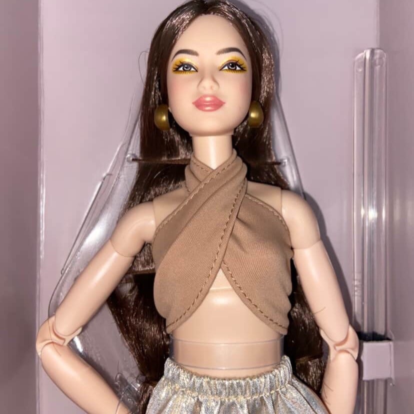 Barbie Signature Barbie Basics 06 doll 2026 JJX25 in real life photos