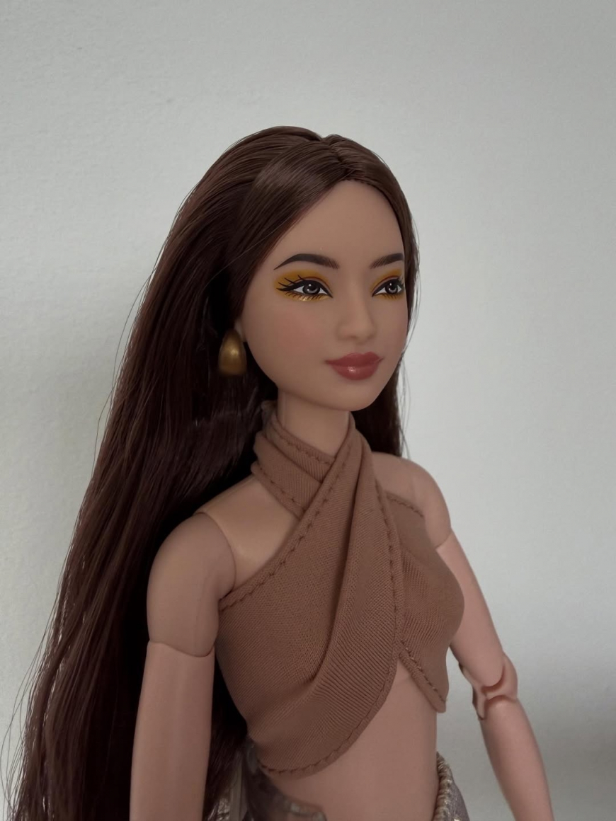 Barbie Signature Barbie Basics 06 doll 2026 JJX25 in real life photos