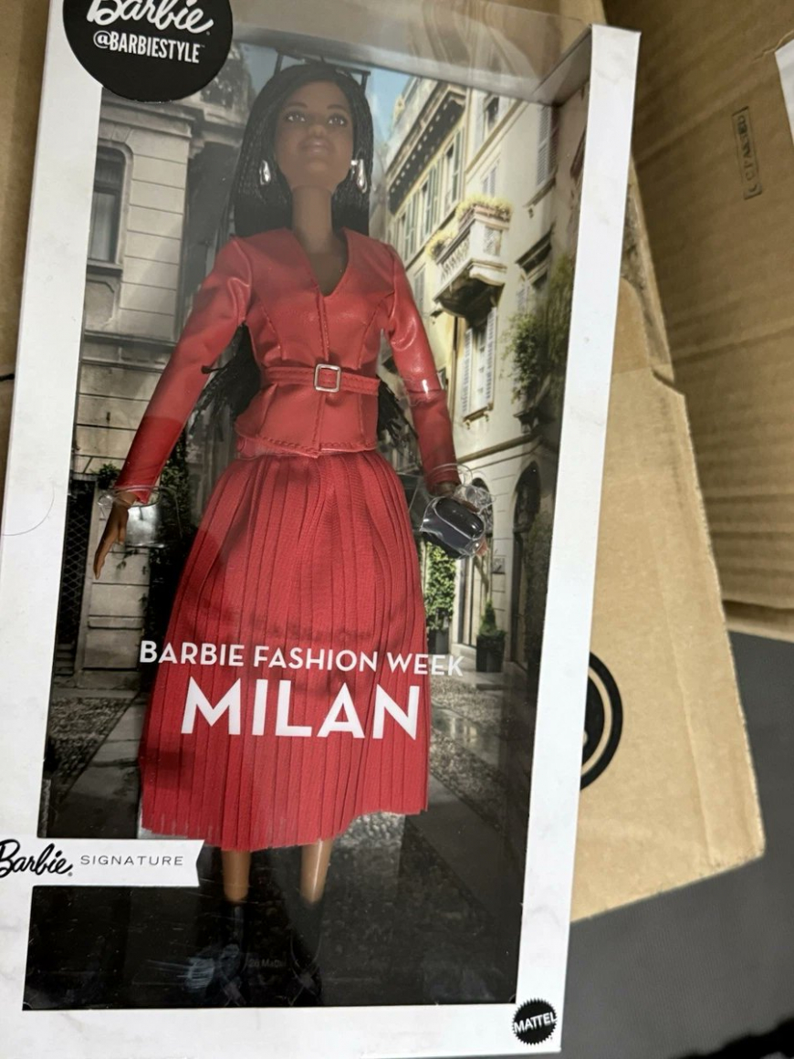 Barbie Signature BarbieStyle Fashion Week Milan doll