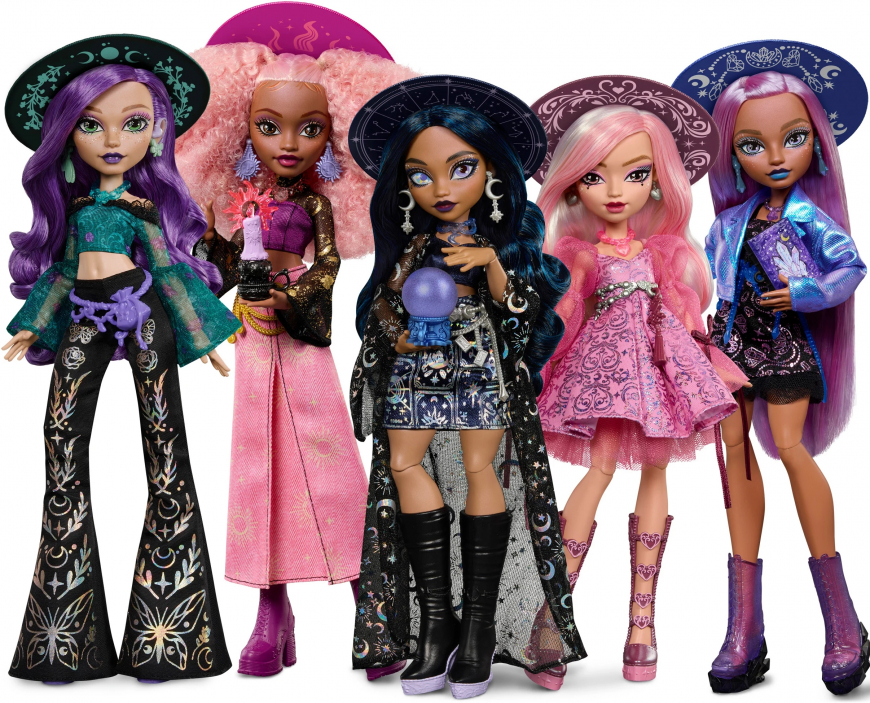 Moonspell Magic by Monster High dolls: Claire de Luna, Willow Thorne, Laya Stone, Carina Song and Rae Lumina