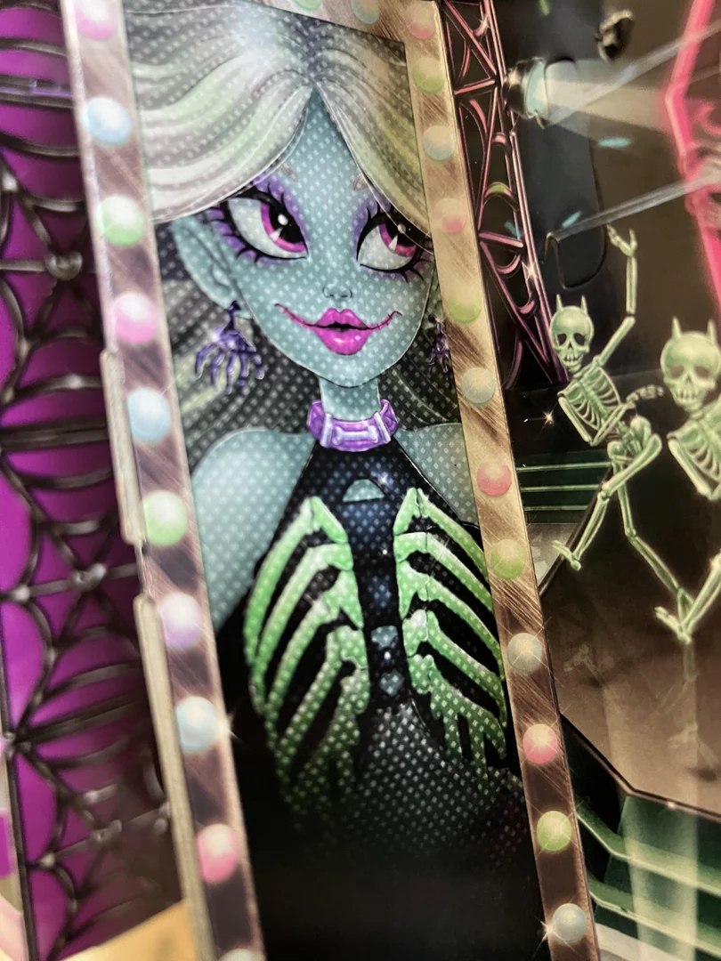 Monster High Buried Secrets 5 Concert Lurks Twyla Boogeyman doll