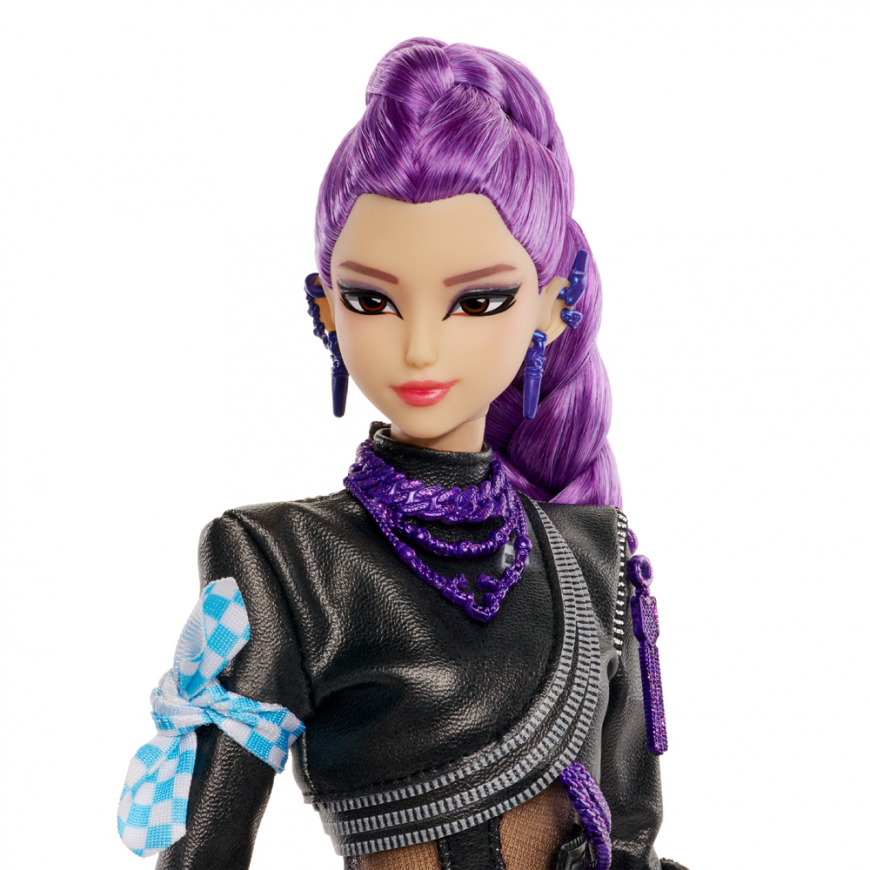 KPop Demon Hunters Deluxe Rumi fashion doll in black latex bathhouse battle outfit