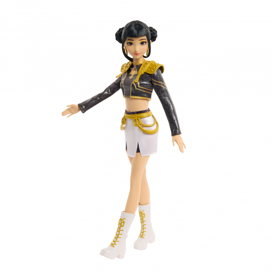 KPop Demon Hunters Huntrix Golden singing Zoey doll