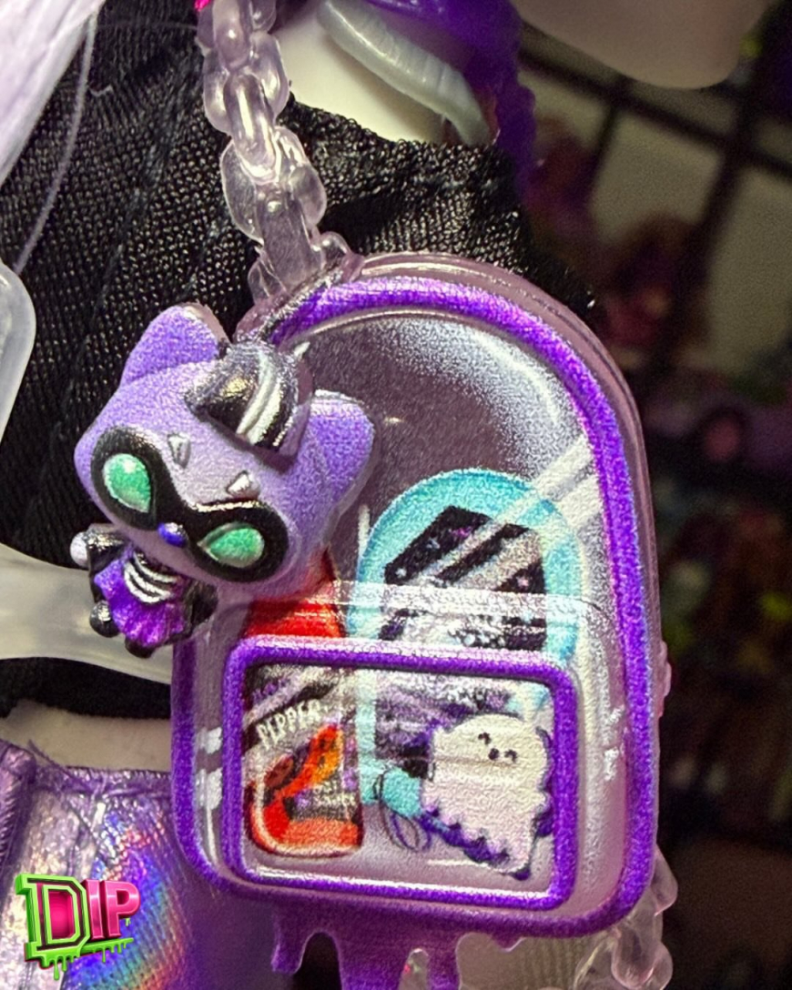 Monster High Buried Secrets 5 Concert Lurks Spectra doll in real life photos