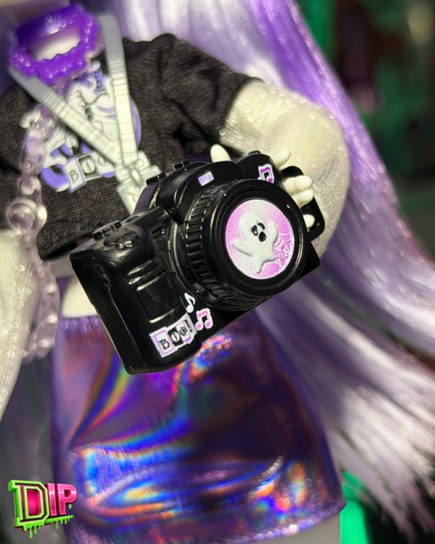 Monster High Buried Secrets 5 Concert Lurks Spectra doll in real life photos