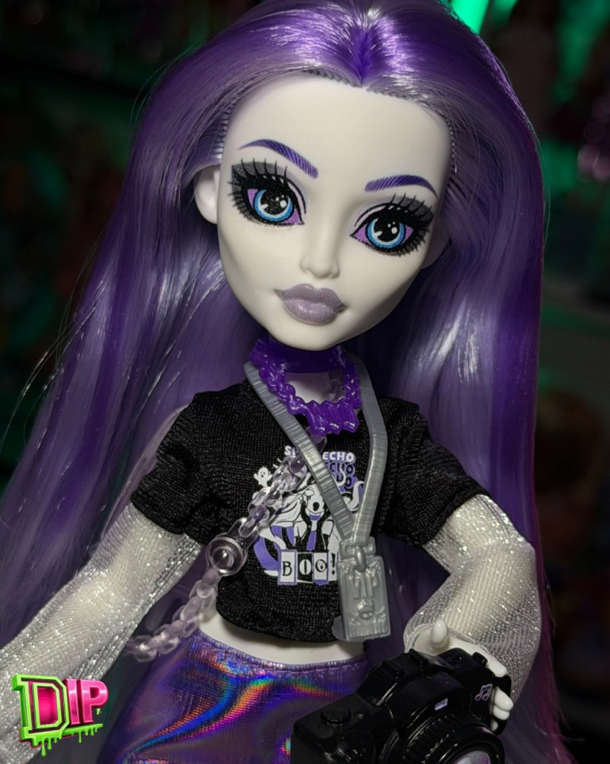 Monster High Buried Secrets 5 Concert Lurks Spectra doll in real life photos