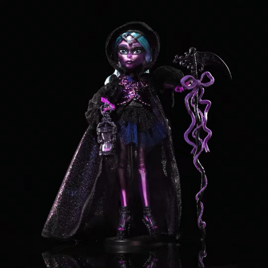 Monster High Skullector River Styxx doll «An Afterlife Party to Die For»