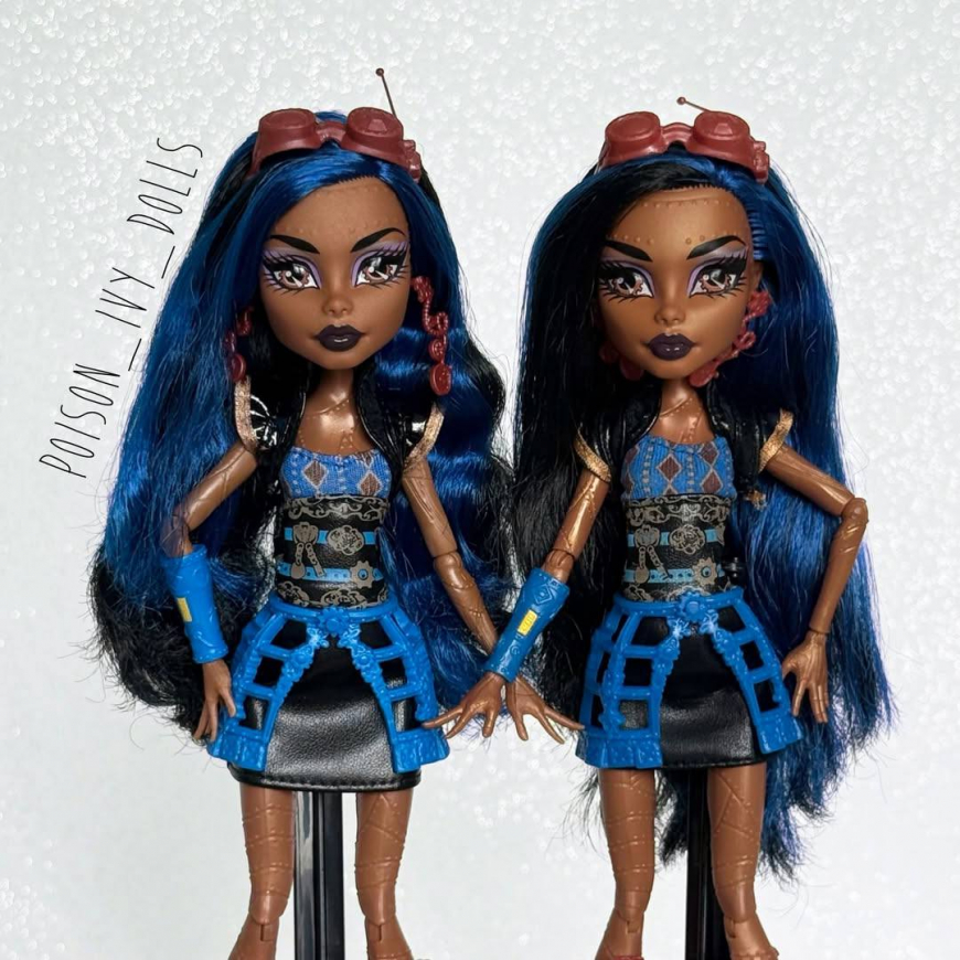Comparison of the Robecca reproduction doll with the first release