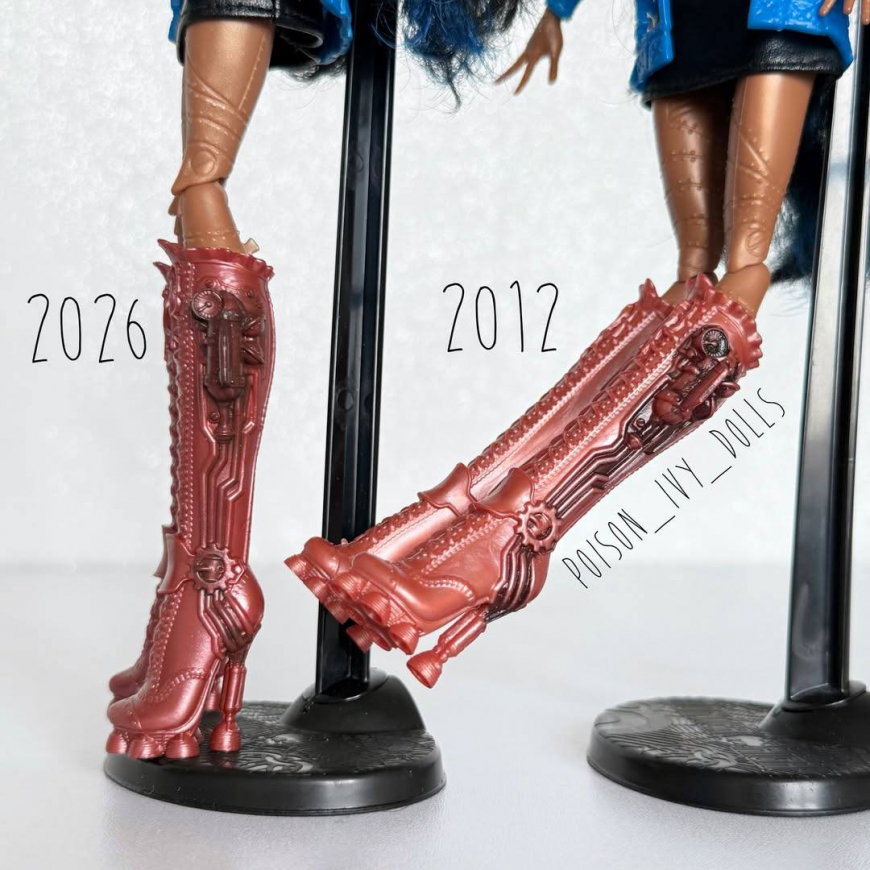 Comparison of the Robecca reproduction doll with the first release