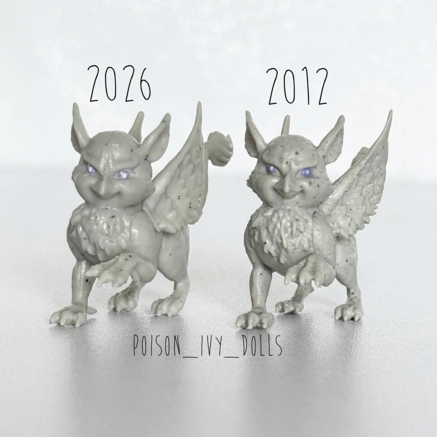 Comparison of the Rochelle reproduction doll with the first release