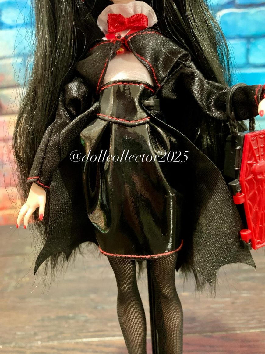 Monster High Skullector x Universal Monsters Dracula doll 2026 irl photo