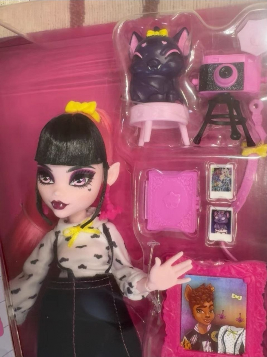 Fearbook Draculaura doll 2026
