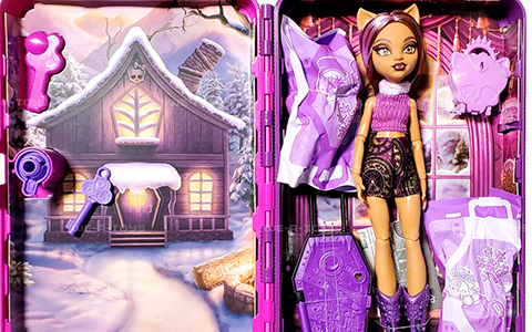 Monster High Skulltimate Secrets 2026 Destination Cabin Slay-cation dolls Cupid Asteria and Clawdeen Wolf