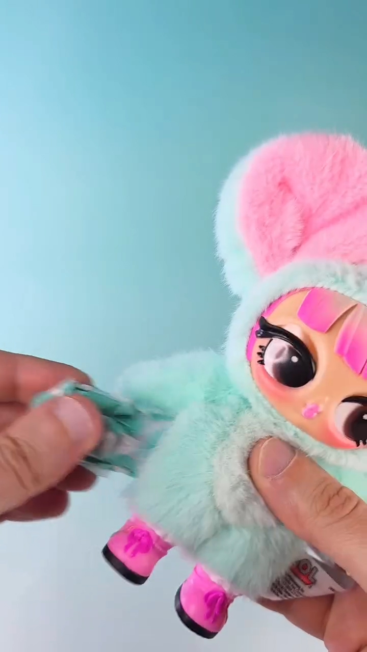 LOL Surprise Plush Surprise dolls unboxing pictures