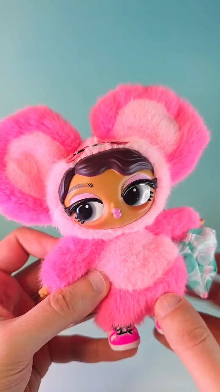 LOL Surprise Plush Surprise dolls unboxing pictures