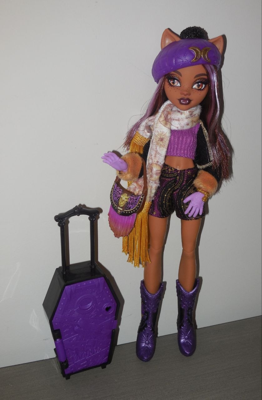 Monster High Skulltimate Secrets Destination Cabin Slay-cation Clawdeen Wolf doll irl detailed photos