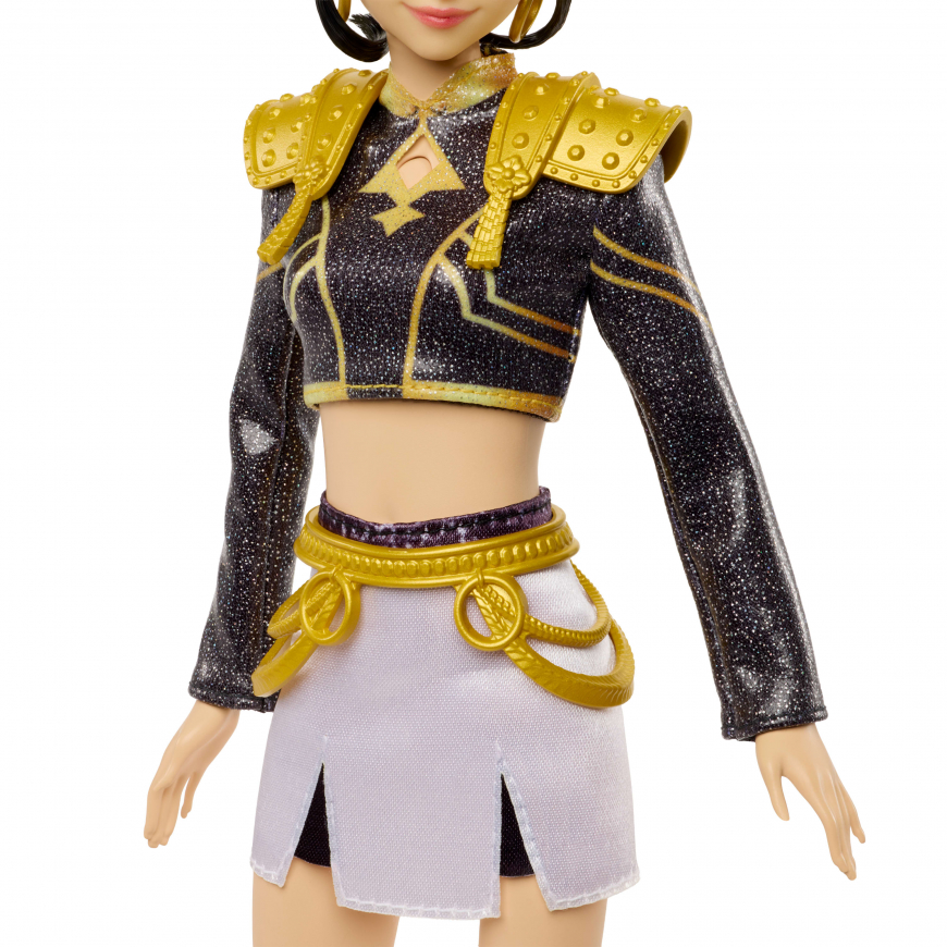 KPop Demon Hunters Huntrix Golden singing Zoey doll